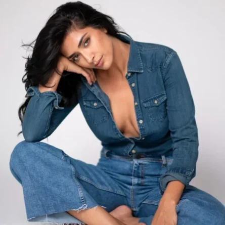 askiran Kaur Beautiful Samsung Advertisement Model Latest Trending
