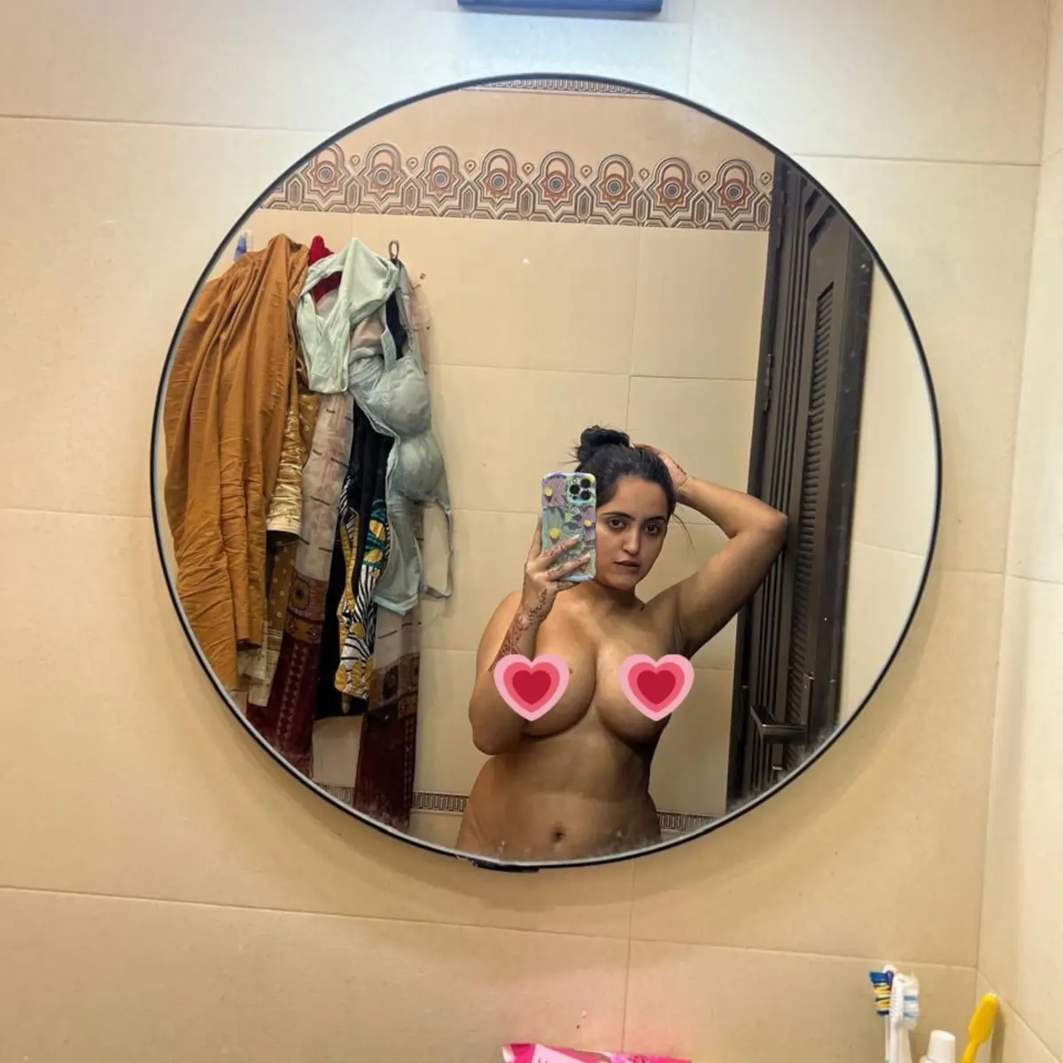 Beautiful Sexy Horny Mal Showing Bathing
