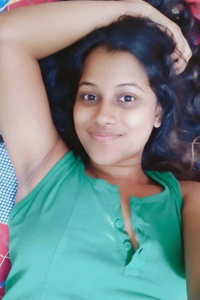 Beautifull Thick Chubby Wife Stripping