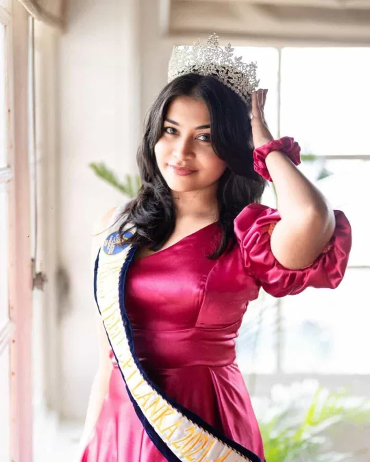 Extremely Beautiful Cute Actress