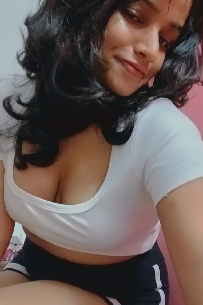 Lankan Cute Girlfriend Showing Nude