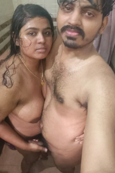 Tamil Teen Girlfriend Nude Showing Thiradha