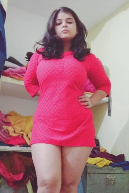 Beautifull Chubby Tanker Big Ass Horny GF