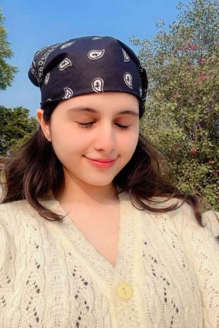 Cute Indian Horny Babe Showing