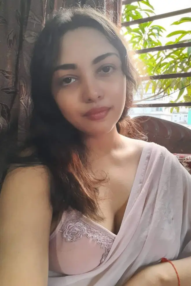 Famous Hot Insta Influencer Girl PriyaPoddar