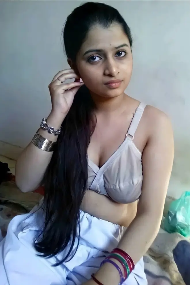 Sexy Anuty Showing Assets to BF