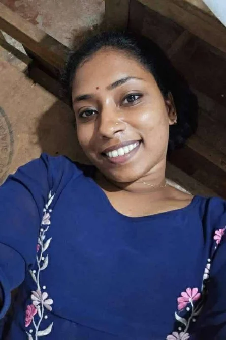 Tamil Beautiful Homely Wife Horny Fingering Show