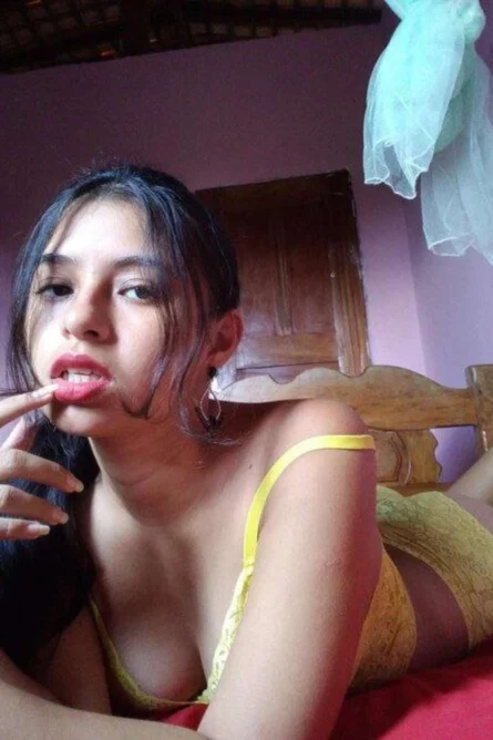 Beautiful Sexy Desi Girl Teasing Perfect Body