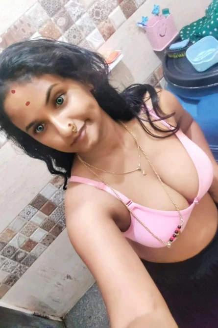 Curvy Figure BigAss Mallu Wife Yad