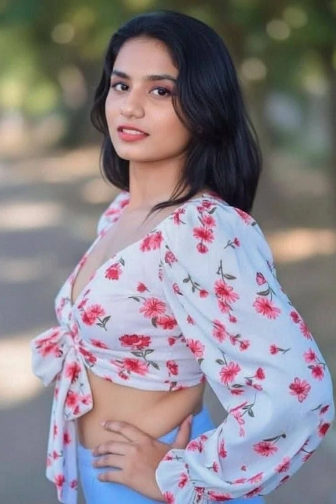 Desi Cute Beautiful Snapchat Girl Mastrubate & Fingering
