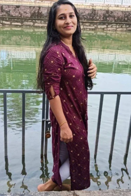 Duniya Horny Mallu Girl Showing Pressing Boobs