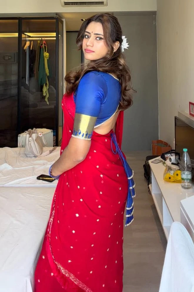 Sexy Malaysian Tamil Dancer Sucking Finger Showing Ass & Fingering