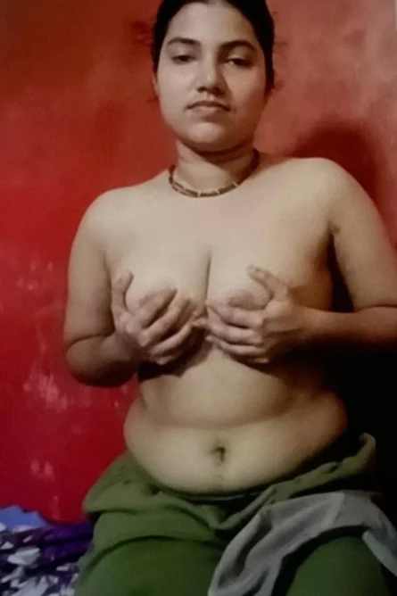 Vekalam Mallu Girl Show Cute Boobs Teasing Clicks