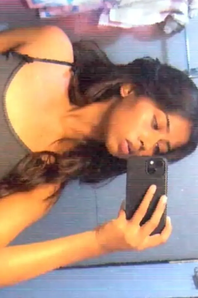 Slim Indian Girlfriend Snap Clips
